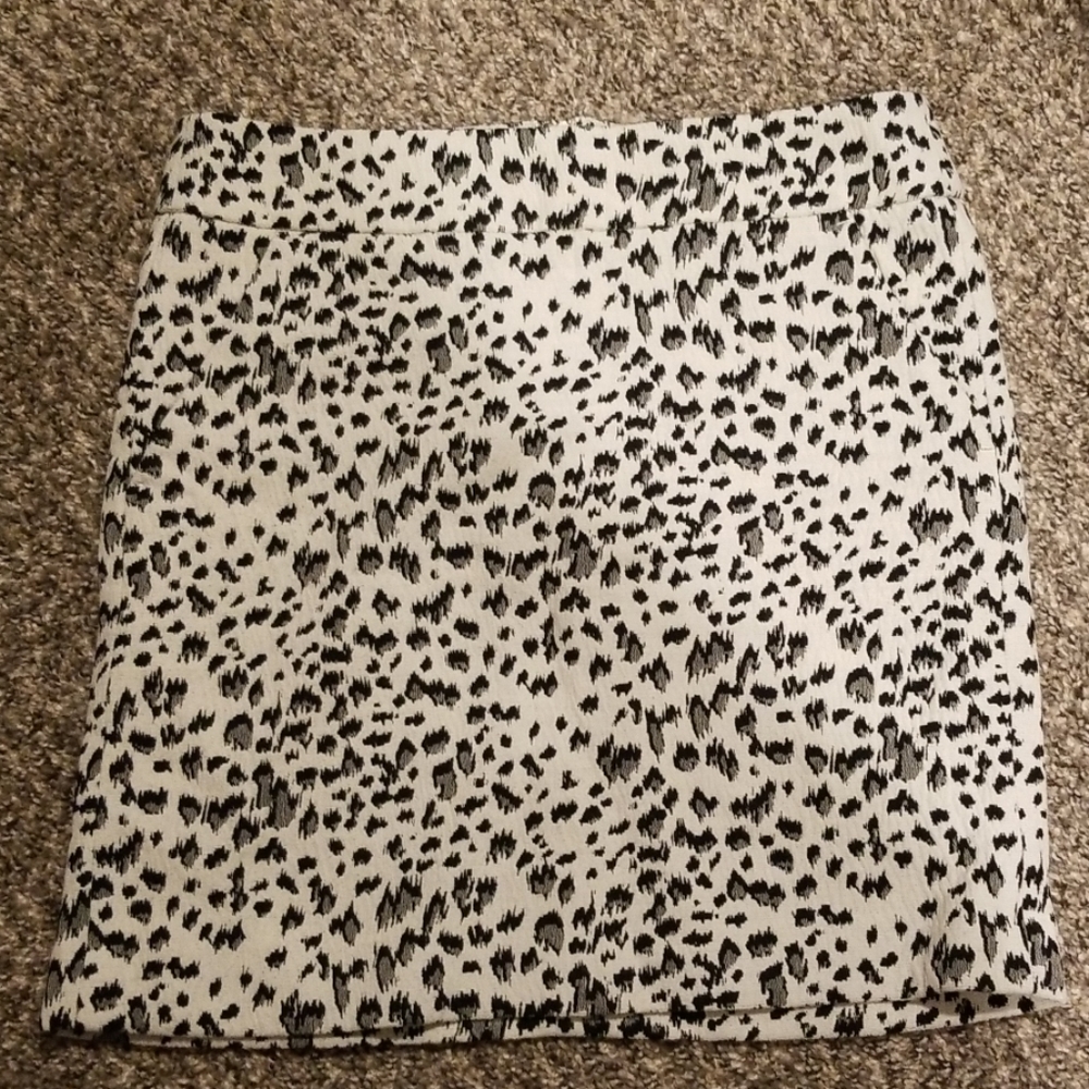 Snow leopard mini skirt - Picture 1 of 4